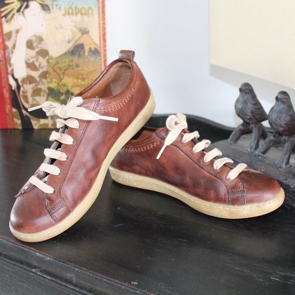 Vintage Camper sneakers